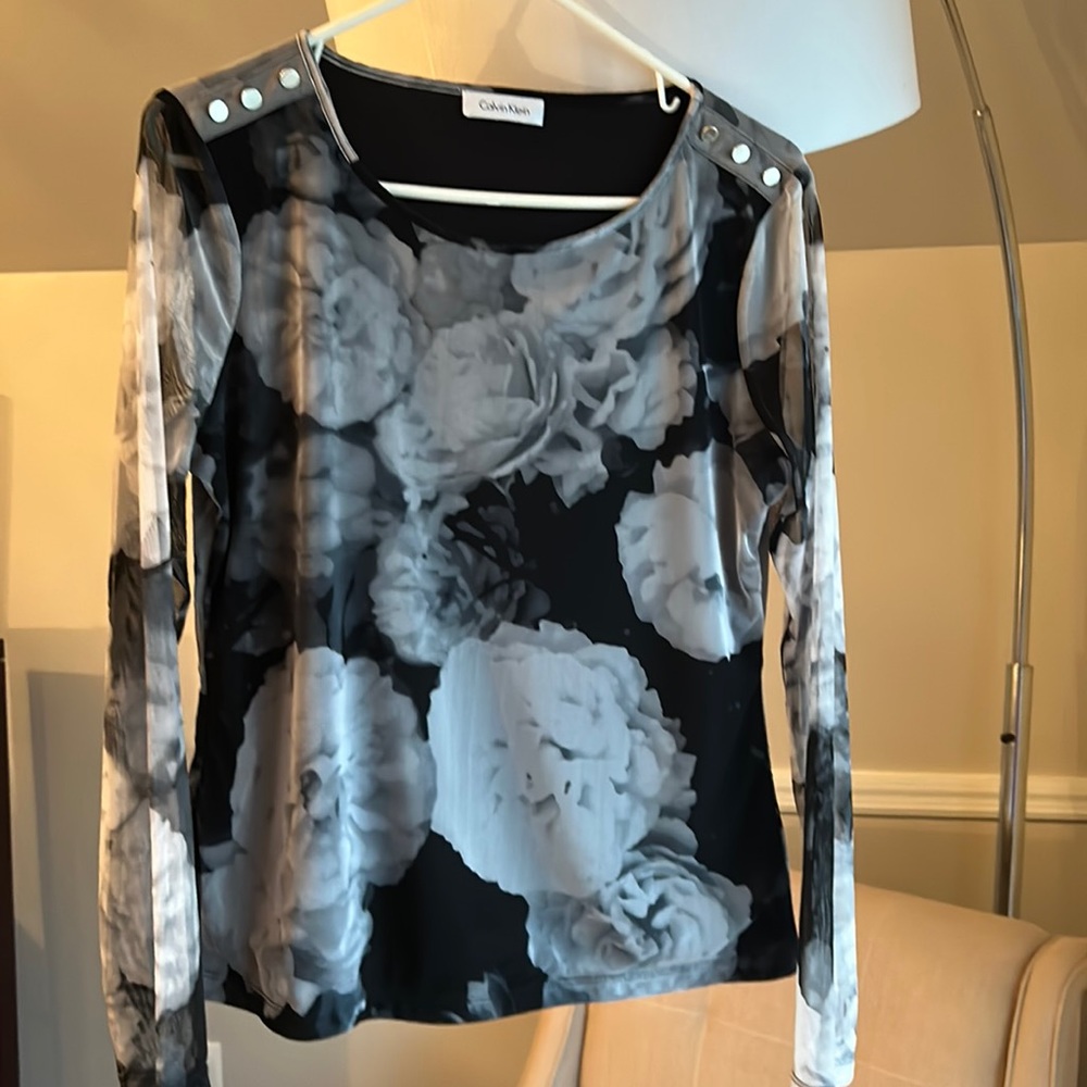 Calvin Klein Gray and black floral design blouse size L,